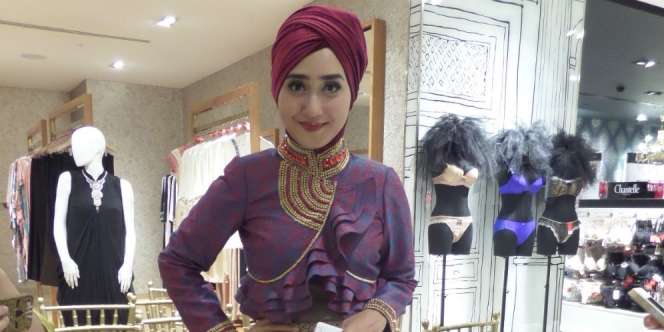 Berkaki Besar, Dian Pelangi Sulit Berburu Sepatu