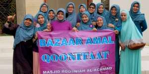 Qoonitaat: Wujudkan Amal Melalui Bazar 
