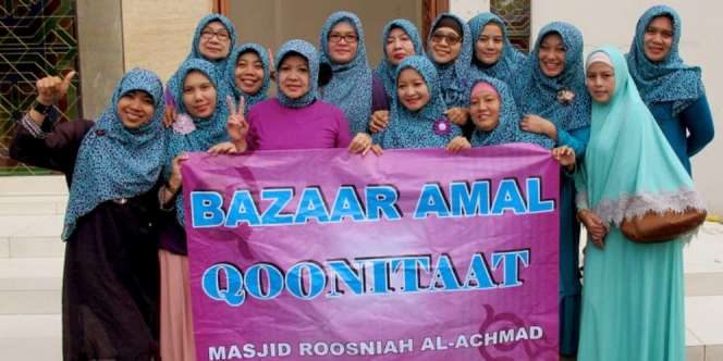 Qoonitaat: Wujudkan Amal Melalui Bazar 