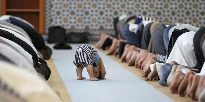 Malaysia Penjarakan Setiap Muslim yang Tak Salat Jumat
