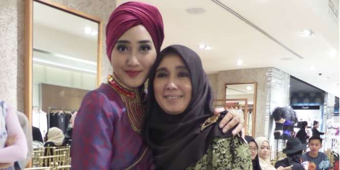 Ini Awal Kolaborasi Dian Pelangi dan Ibundanya