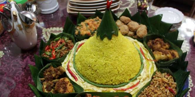 Falsafah Nasi Tumpeng