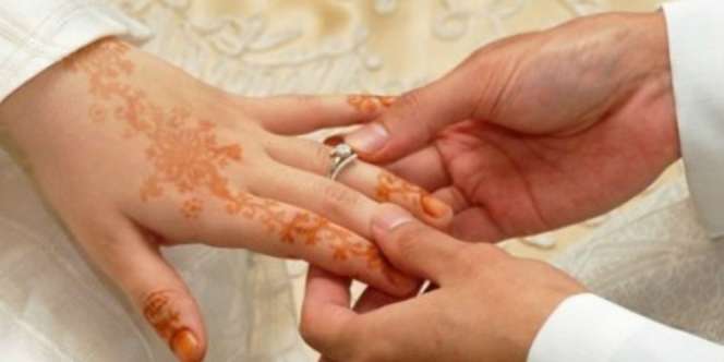 9 Kiat Perekat Kemesraan Suami Istri