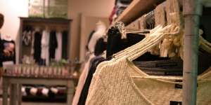 Kontroversi Toko Fesyen Tersohor Cuma Jual Baju Ukuran Kecil