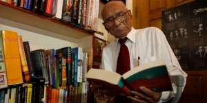 Kakek Berusia 100 Tahun Ini Jadi Mahasiswa Tertua