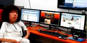 Habibie, Pebisnis Online Handal dari Kursi Roda