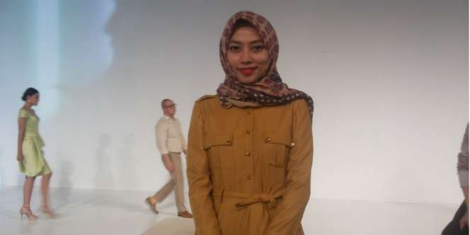 Hijab Simpel Berwarna Gelap Akan Digandrungi di Tahun 2015