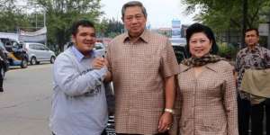 Mobil SBY Dipepet Sepeda Motor Misterius di Bandung