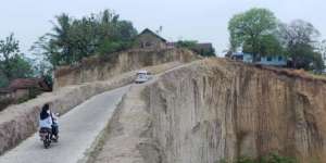 Miris, Ada Jalan `Lord of The Ring` di Banten