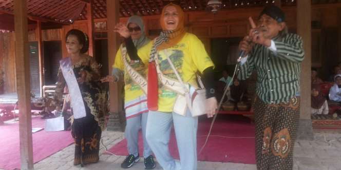 Finalis World Muslimah Naik Jip ke Merapi