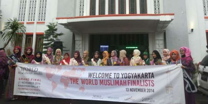 Finalis World Muslimah `Ditunggu` 100 Anak Yatim di Meja Juri