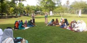 Finalis World Muslimah 2014 Piknik di Borobudur