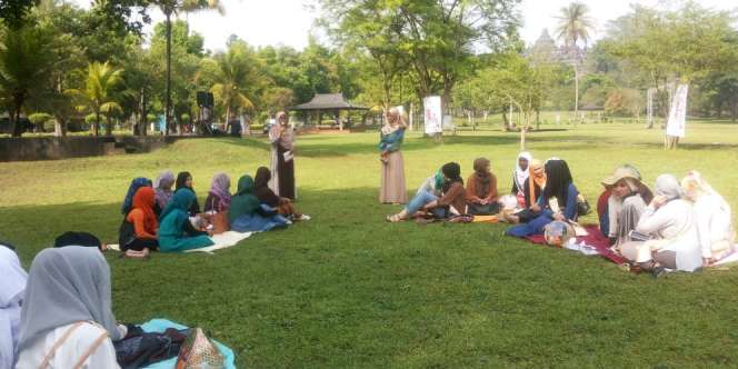 Finalis World Muslimah 2014 Piknik di Borobudur