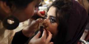 Kosmetik Halal Dua Wanita India Tantang Dunia