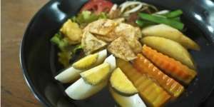 Kuliner Khas Solo: Cicipi Sensasi "Selat Segar Solo"