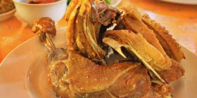  Yuk Icip Ayam Goreng Mbah Cemplung yang Super Lezat