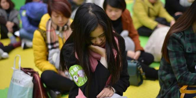 Ibu Rumah Tangga Juara Lomba Melamun, Dapat iPhone6