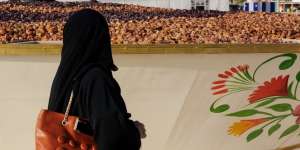 Heboh, Wanita Lajang Dilarang Masuk Restoran di Saudi