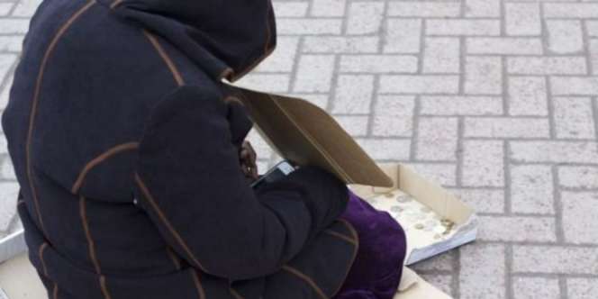 Pengemis Kepergok Pakai iPhone