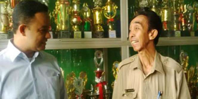 Kegigihan Guru Honorer Maman Ramai di Sosmed