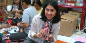 Mualaf `Cinderella`, Juragan Barbie Batik Buatan Penjara