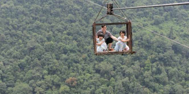 Kebiasaan Berbahaya Warga `Desa di Atas Awan`