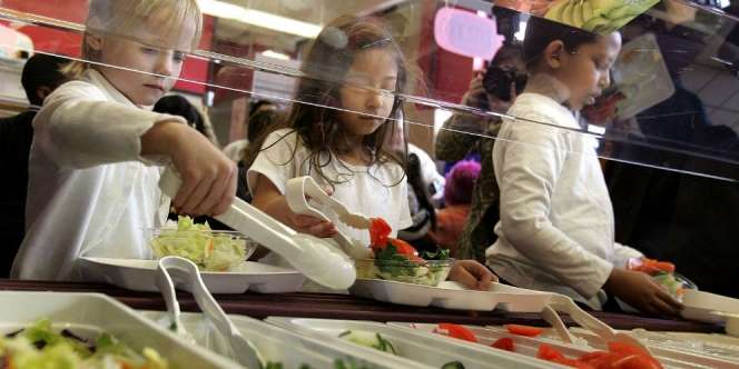 Murid Sekolah di Perancis Dipaksa Makan Daging Babi
