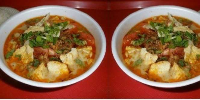 Gurihnya Soto Betawi Pak Iyus