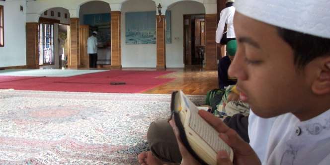 Dua Santri Penghafal 1.000 Hadits