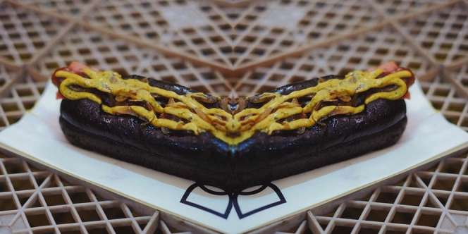 Lezatnya Roti Hitam Halal di Pasar Santa 