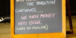 Restoran `Maaf, Tak Menerima Muslim` Panen Kecaman