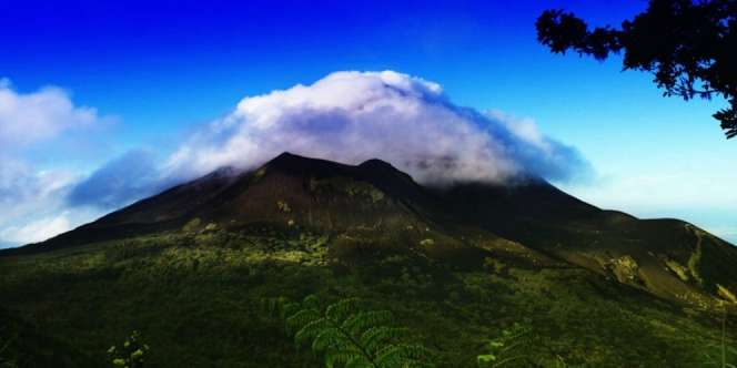 6 Gunung Indonesia Berstatus Siaga, 14 Waspada