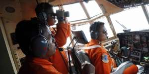 Tim Penyelamat AirAsia QZ8501 Panen Pujian