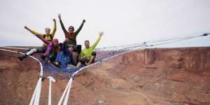 Sensasi Tidur di Ketinggian 400 Meter