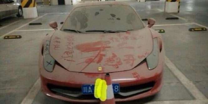 Ferrari Rp 8 Miliar Dibuang Pemiliknya di Parkiran
