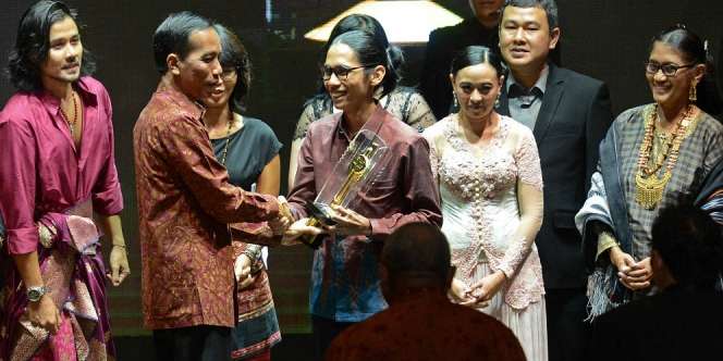 Dua Piala Citra dan Trilogi `Cahaya Dari Timur` 