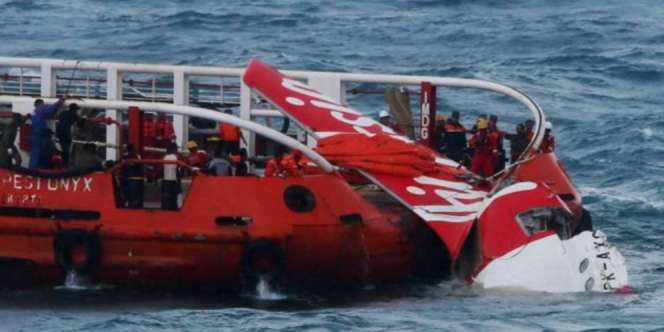 Penyebab Badan AirAsia Jatuh Lagi ke Dasar Laut