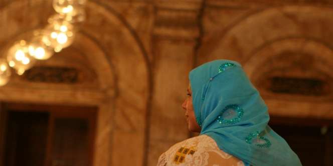 Takjub Kaligrafi Masjid, Wanita Amerika Peluk Islam