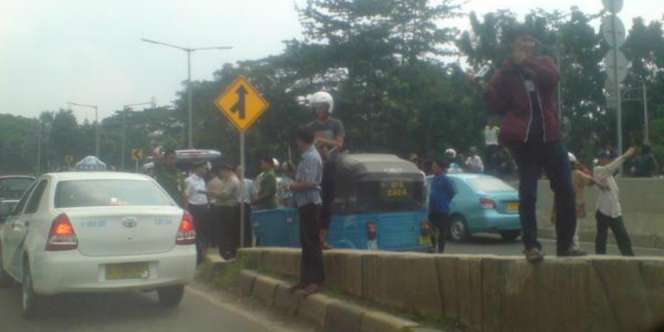 Diduga Kelelahan, Tukang Bajaj Meninggal Saat Kerja