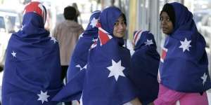 Hijab Tuntun Remaja Inggris Peluk Islam