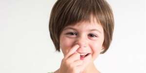 Konsumsi Kotoran Hidung Bikin Sehat? 