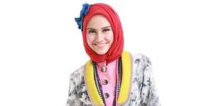 Tunneca: Stylish dengan Blazer di Beragam Acara