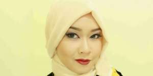 Allseebee: Dandan Hijab ala Taylor Swift