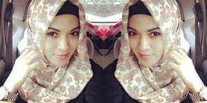 Berhijab, Seleb Cantik Ini Jual Koleksi Baju Seksinya