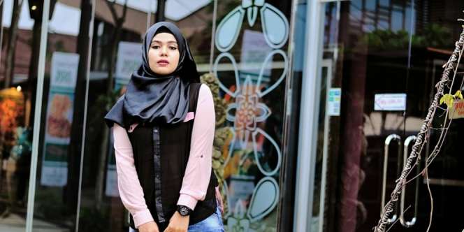 Noniizakiah: Jins `Sobek` Kasual untuk Hijaber