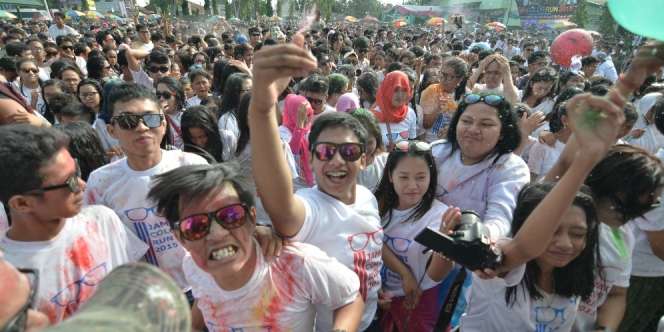 Survei: Orang Indonesia Semakin Bahagia