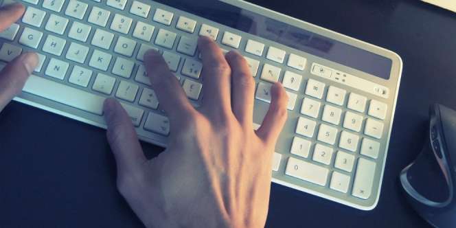 Tak Ingin Kecanduan Internet, Remaja Potong Tangan