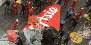 Jasad Diduga Pilot AirAsia Ditemukan di Kursi Kokpit