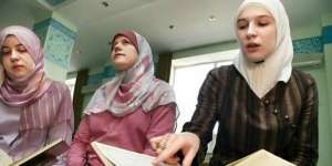 Rusia Akan Larang Hijab di Sekolah