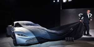 James Bond Teranyar Pakai Produk Pabrikan Mobil Murah